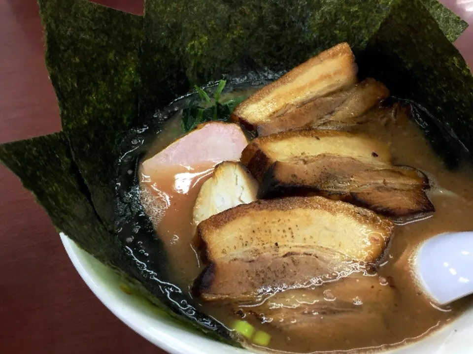 2016年 四杯目🍜
ぎょうてん屋 スペシャルチャーシュー🍥|BUBUさん