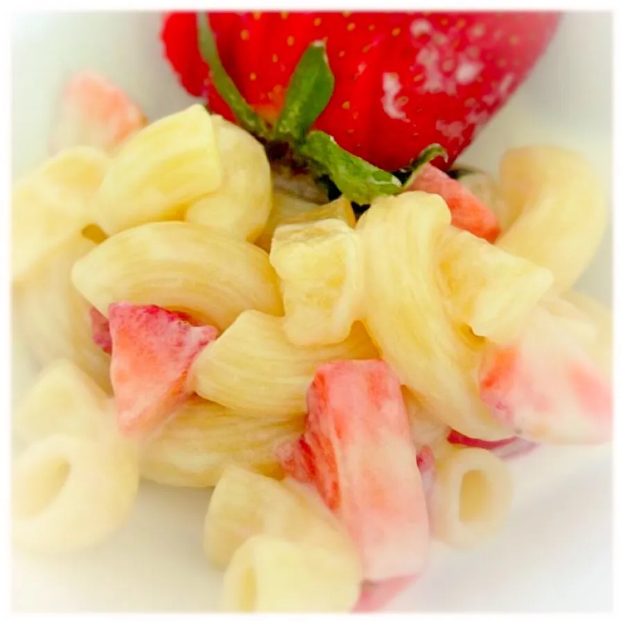 🍓Pasta Strawberries Salad🍓|Tari's Kitchenさん