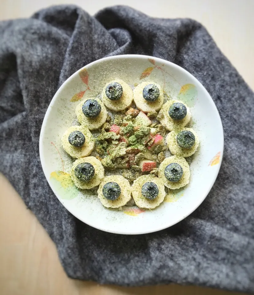 Kinako chia pudding with fresh fruits & granola, dusted with きな粉 & 抹茶 powder|coxiella24さん