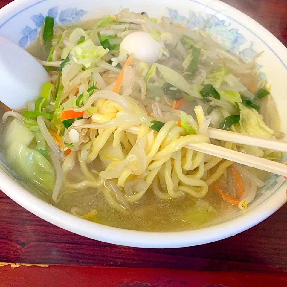 今日がラーメンの日だって知らなかったー   介護＆通院の合間にラーメンランチ🍜野菜たっぷりで美味しかったー😋|ちーねーさん