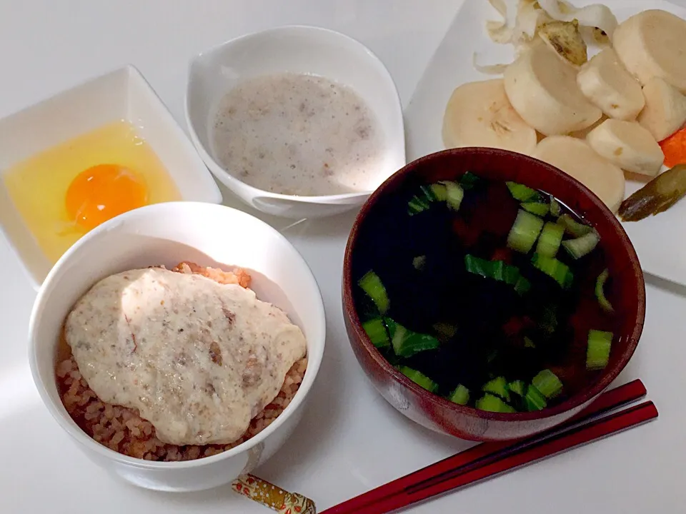 自然農場 風天さんの山芋と野菜で、皮ごとすったトロロご飯朝食|Hiroo  Higuchiさん