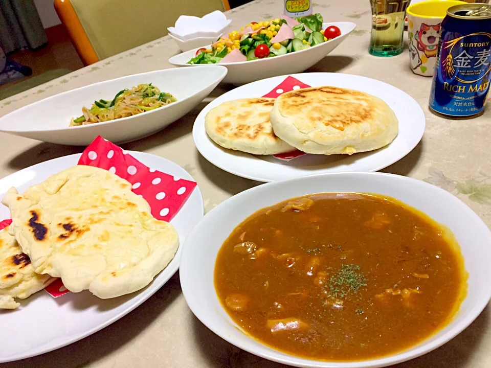 手作りバターチキンカレー🎀ナンは無印良品のナンの素で、チーズナンとバターナンを作りました😊|makoさん