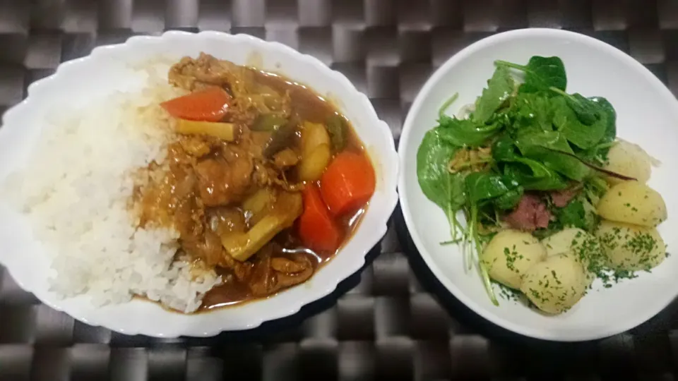 今日は、カレーの日。我が家は、偶然にもカレー。普通のカレーです😊|Mitsuhiro.Sさん