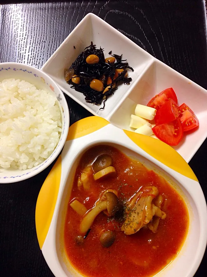 鶏肉のトマト煮、ひじきと大豆の煮物、チーズ、ミニトマト|mossan＠OSAKAさん