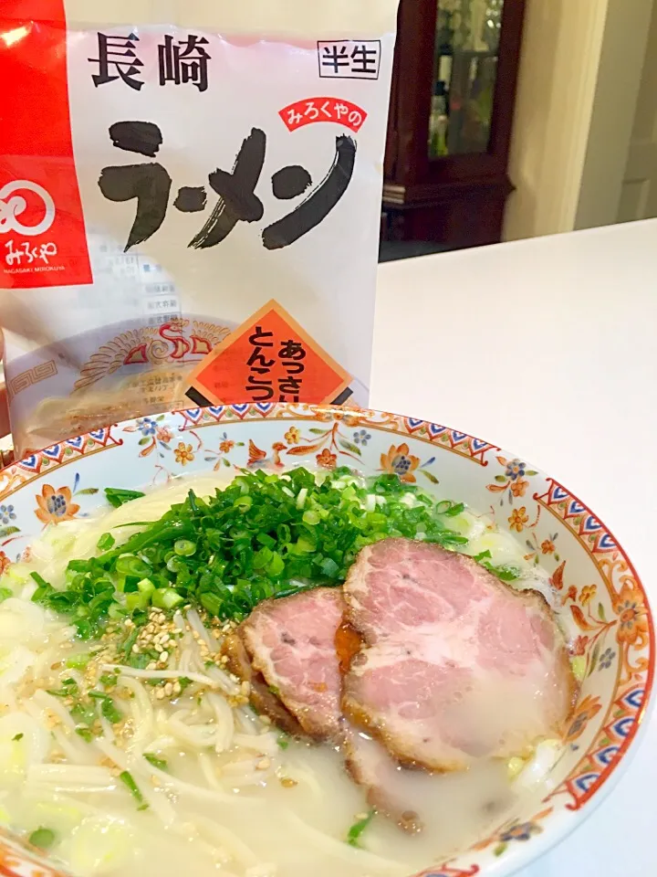 みろくや
あっさりとんこつラーメン！！|クリスマスローズさん