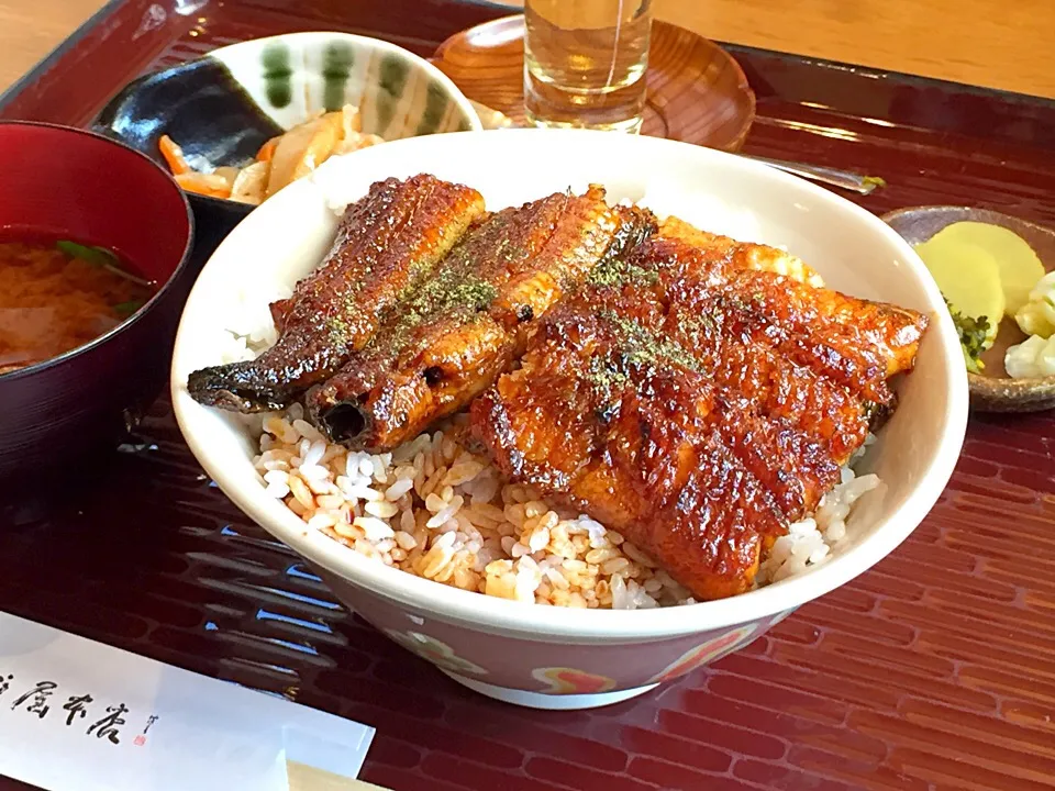 溜まり醤油の香りが！パリパリ鰻丼|oshowyouさん