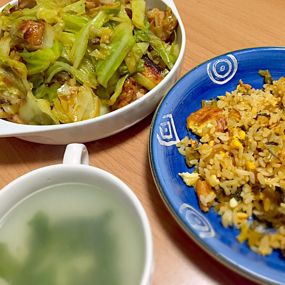 高菜チャーハンと、鶏もも肉とキャベツの塩麹炒め|にゃんべるさん