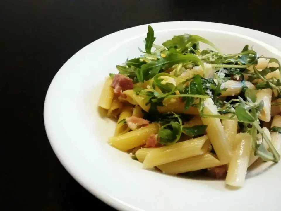 Penne con rucola e pancetta (パンチェッタとルッコラのペンネ)|小鍋 (pentolina)さん