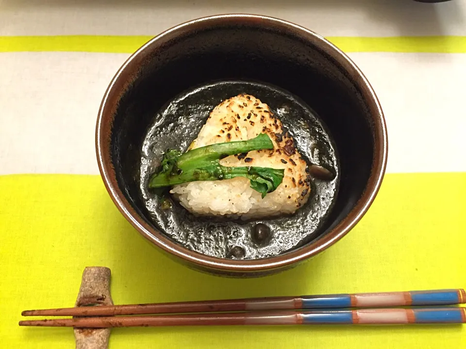 Snapdishの料理写真:海苔鍋のしめの焼きおにぎり茶漬けどす🍙|にゃあ（芸名）さん