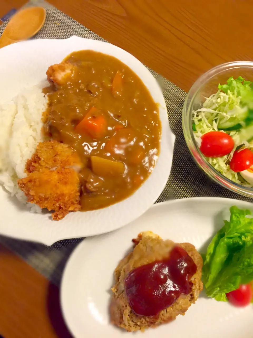 カレーの日。ハンバーグもサービス！|kazoominさん