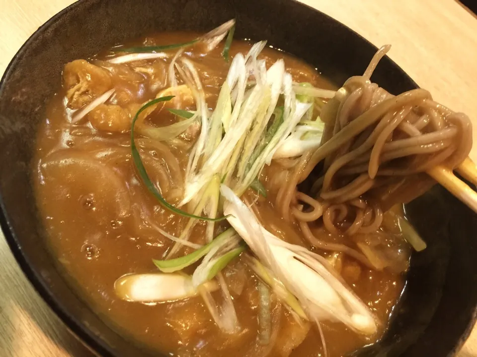 ぺぺ、天一と迷って選んだ新地の〆は大和屋のきざみカレーうどん。うま。|たけうちさん