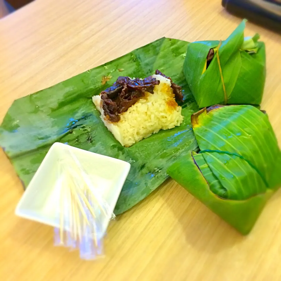 Snapdishの料理写真:Dried Beef with rice on the way(train_nakornpathom).|Chalinee Kalyanamitraさん