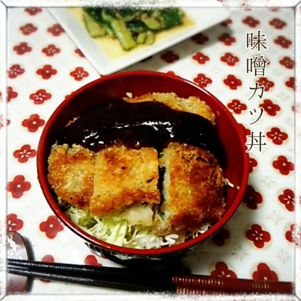 キャベツサンドカツで味噌カツ丼|めぐチー🌿さん