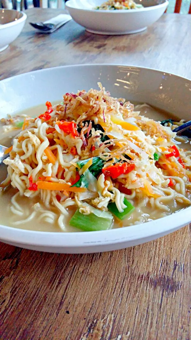 spicy noodles with vegetables|Verrien Junia Virly Viryadhanaさん