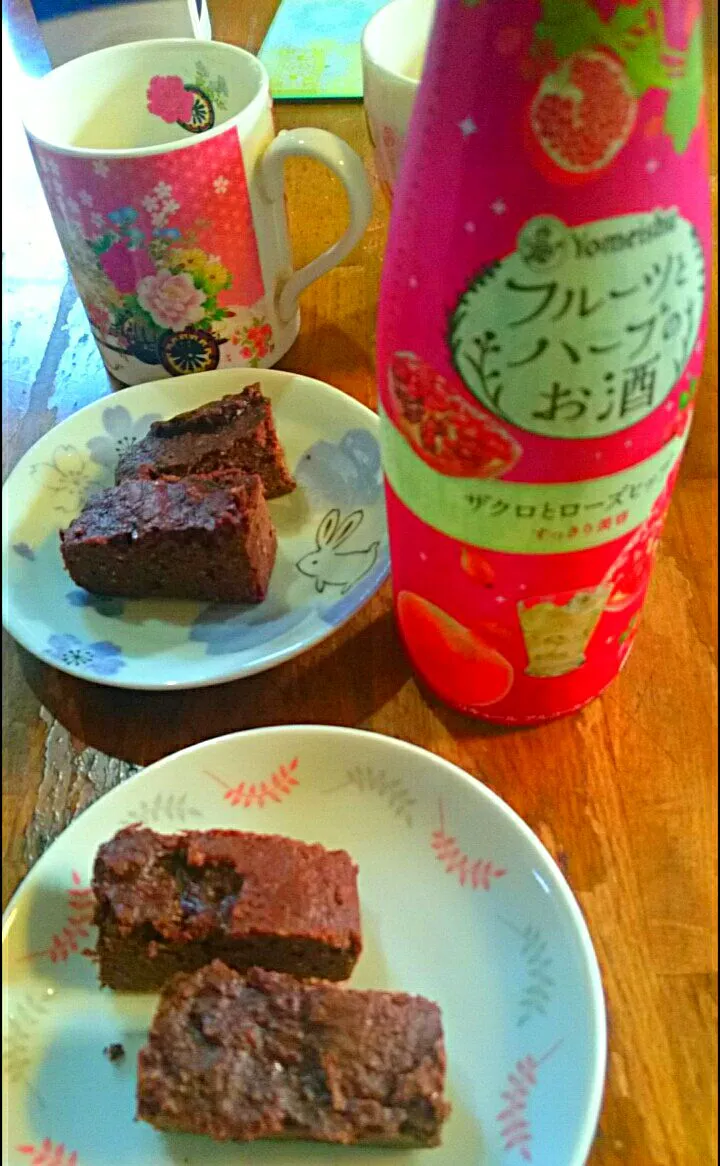 バター、小麦なし❕玄米粉で…💕豆乳ガトーショコラ🍫🍹|メイメイda.さん