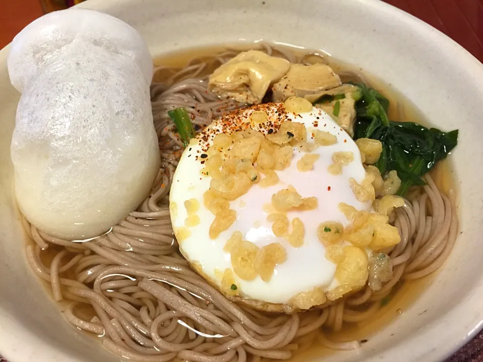 Snapdishの料理写真:湯葉、餅、卵天の豪華そば|Yoshito  Kobayashiさん