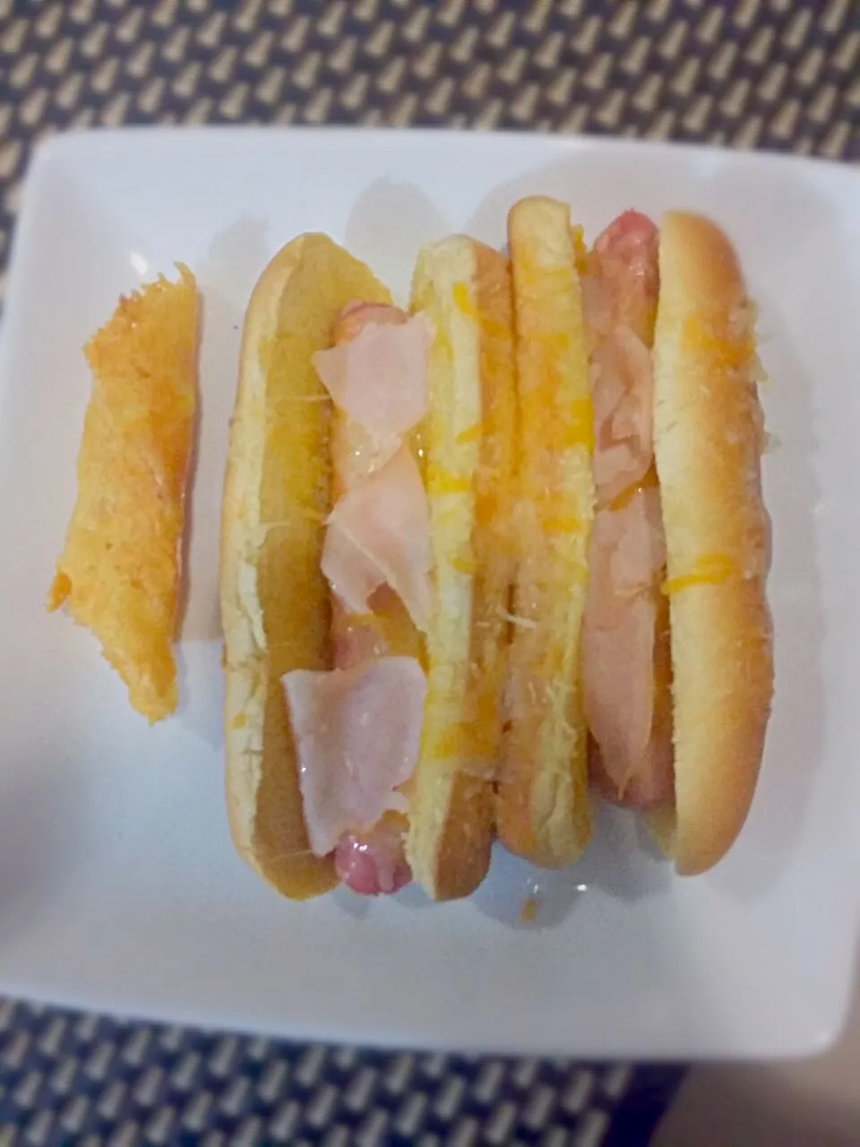 hot dog with chicharron de queso|Francisco Vargasさん