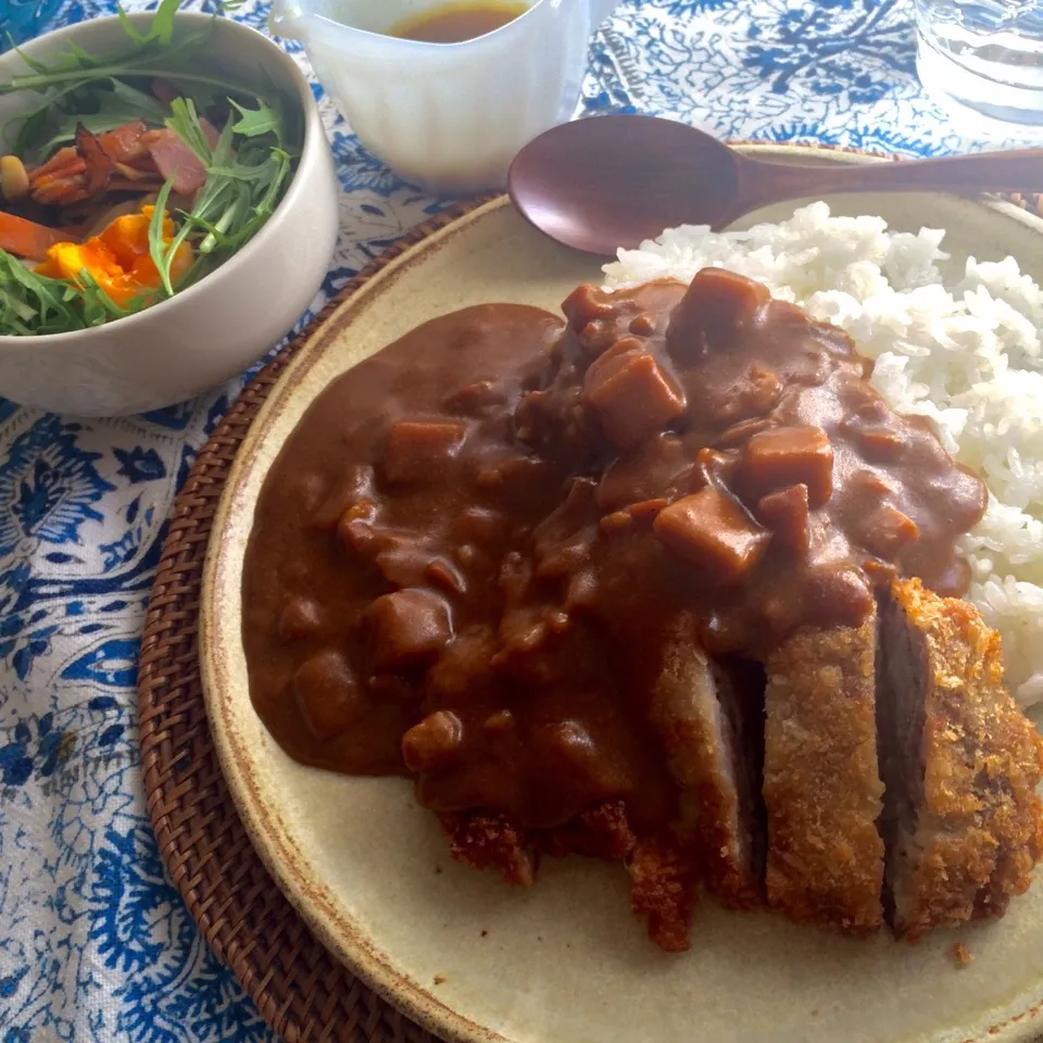 豚コマカツのカツカレーで昼ごはん|shizuhoさん