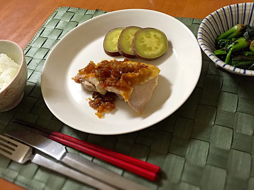 Snapdishの料理写真:鶏もも肉ニンニクソースがらめ|Kei  Nakazawaさん