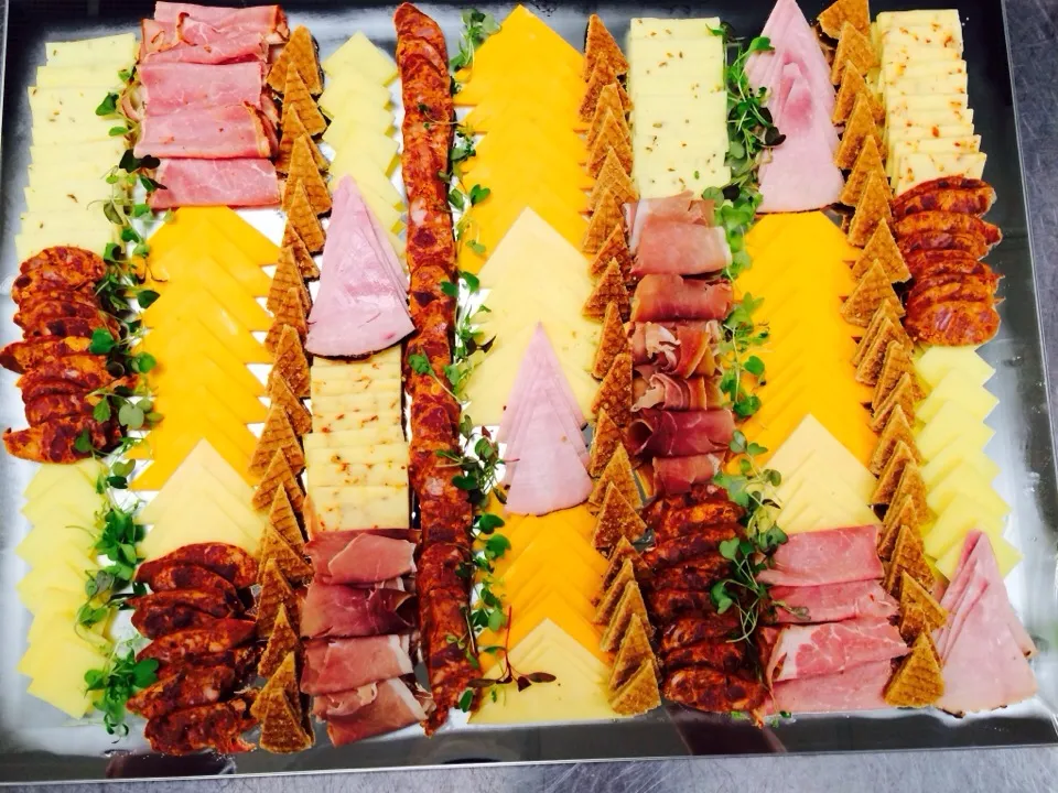 Meat and cheese tray|shaun spoonerさん