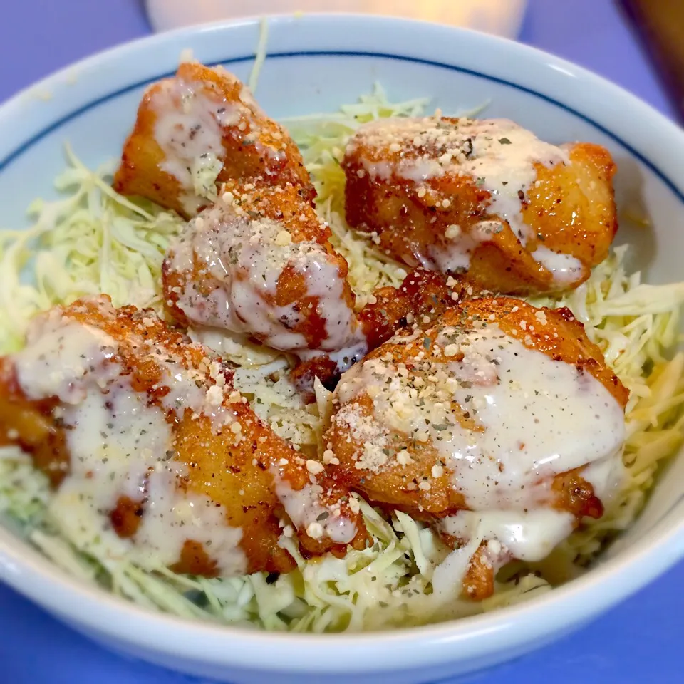 Snapdishの料理写真:鳥唐揚げ丼|Hiroya Fujiiさん