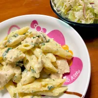 Snapdishの料理写真:Chicken Alfredo pasta|chiecoさん