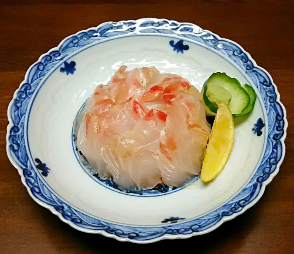 天然鯛の昆布〆🐟|あらいぐまのしっぽさん