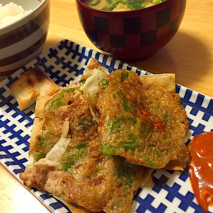 Snapdishの料理写真:ごはん ゴボウとあげのお味噌汁 巻かない春巻(平野レミさんレシピ)|MeeDollyさん