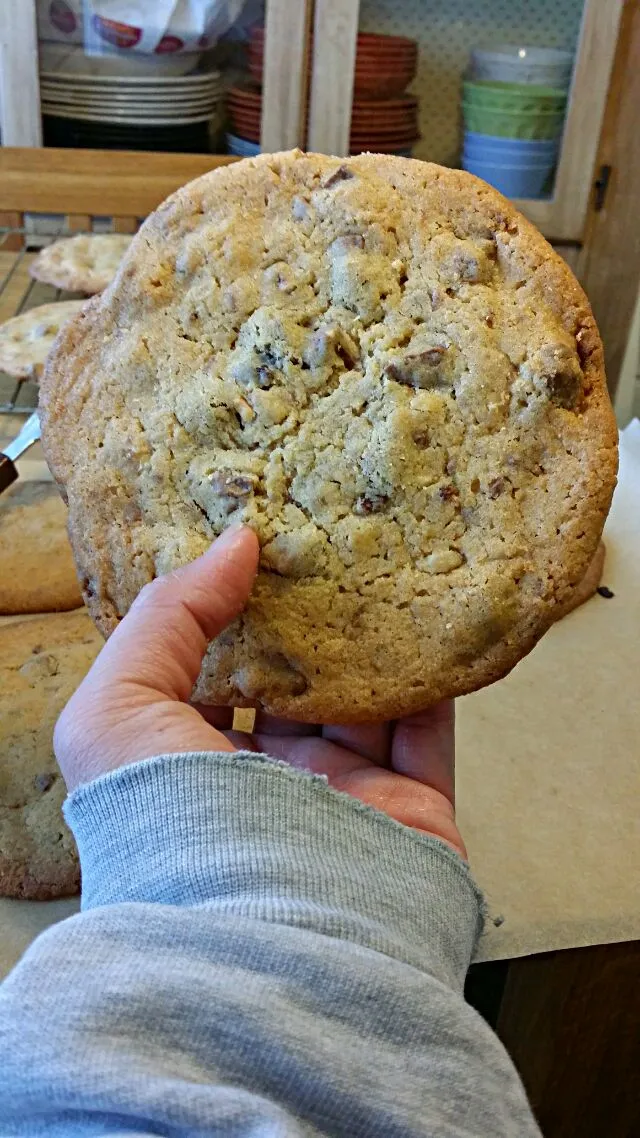 Giant #Chocolate  chip #cookie|claireさん