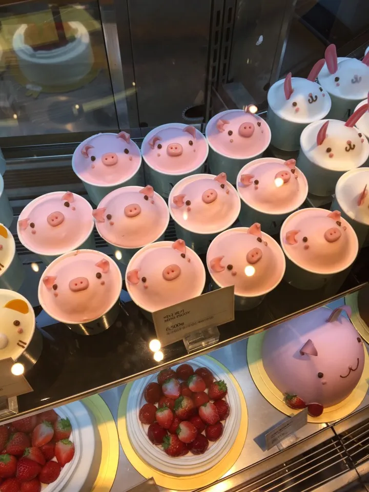 Mini piggy cake|Darren Loさん