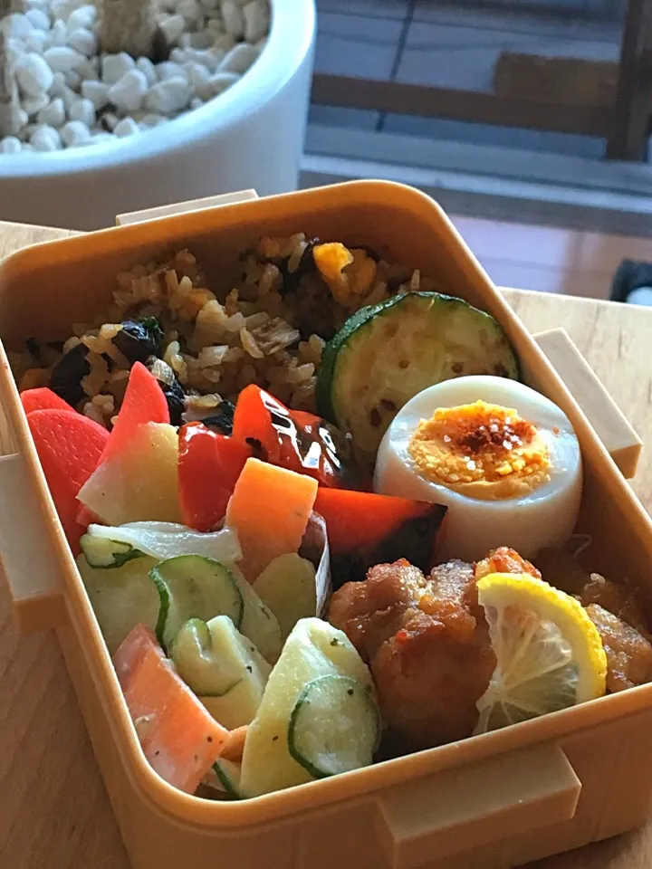 1.26。納豆チャーハンと竜田揚げのお弁当|tacconcinaさん