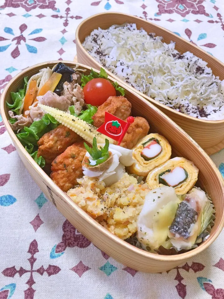 高校生息子のお弁当 ♪ じゅんけさんの料理 れんこん入り鶏団子揚げ〜入ってます(*ﾟvﾟ*)|キラりんさん