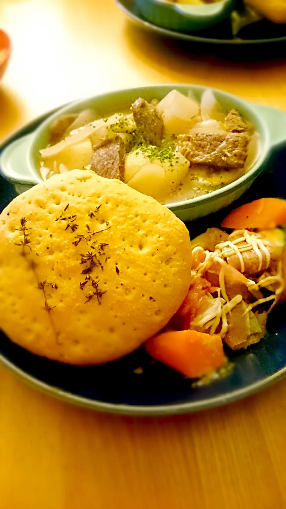 今日の夕飯
牛肉のカットチャーラ風
タイムのフォカッチャ
生ハムとアボカド バルサミコマヨ
ニンジングラッセ|こーきさん