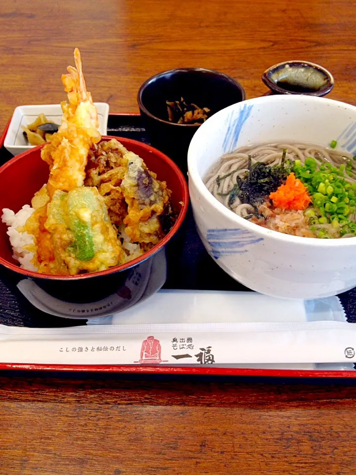 出雲そば 一福のかけ蕎麦とミニ天丼セット😋💕|まいりさん