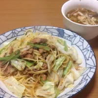 Snapdishの料理写真:鯖みそ缶とキャベツのスパゲティ
きのことささみのスープ|s-palさん