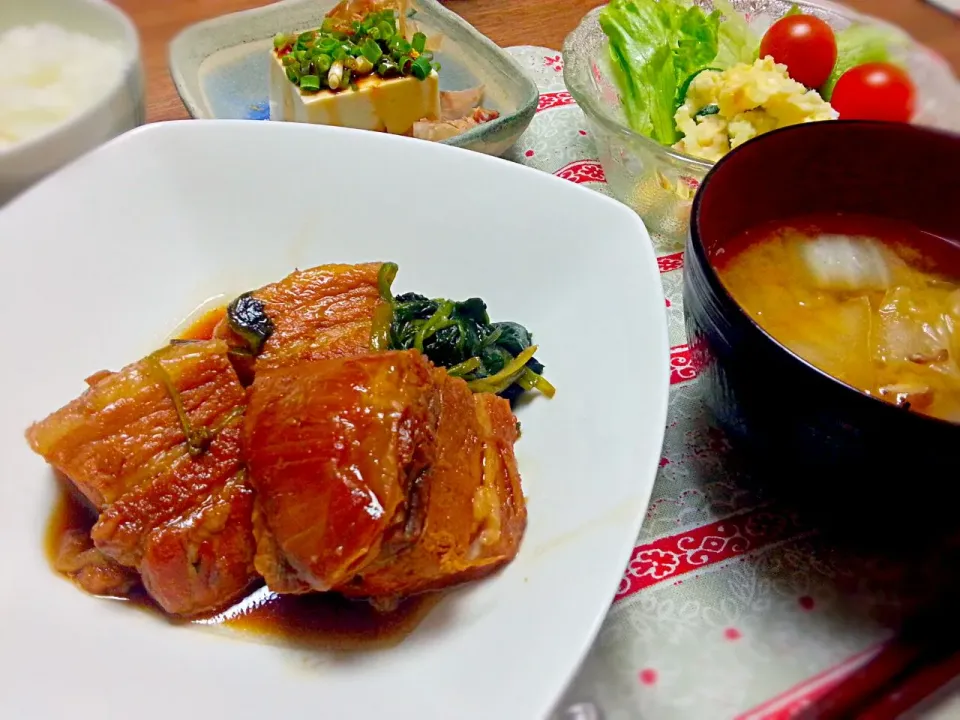 豚の角煮・冷奴・ポテトサラダ・お味噌汁|なべちゃんさん