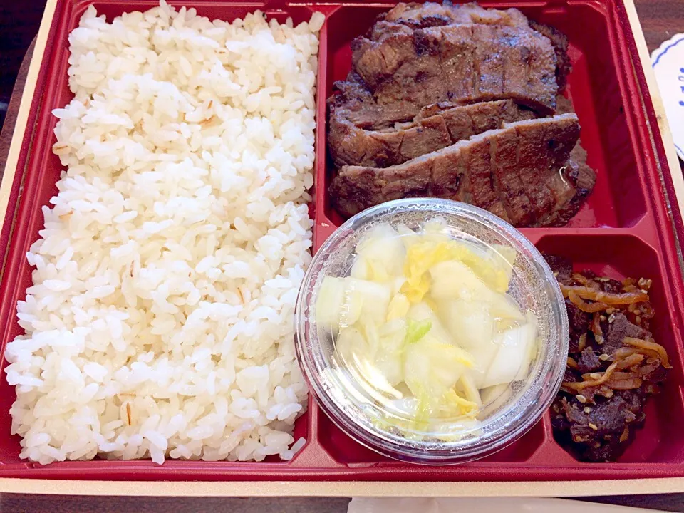 大助の牛タン弁当|Food is lifeさん