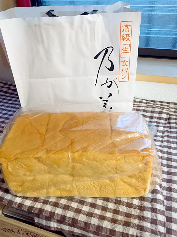 Snapdishの料理写真:日本の食パン 名品10本に選ばれた、乃が美の食パン！|☆光るさん