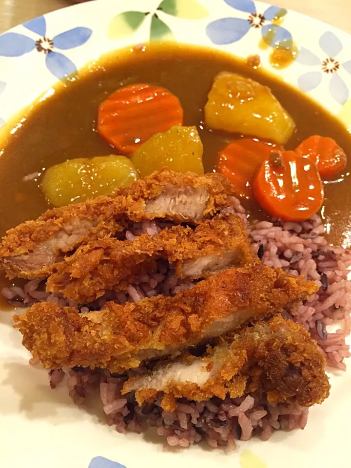 Snapdishの料理写真:Curry Tonkatsu Rice Berry|Queenさん