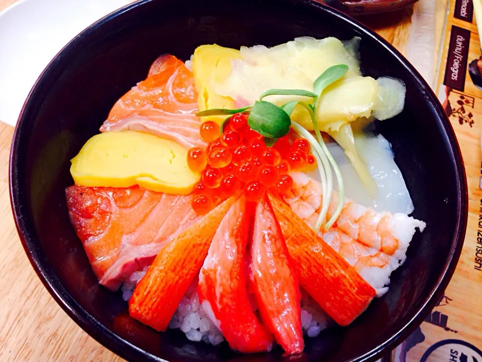 Sashimi Rice Bowl 🍣|Nut_thananさん