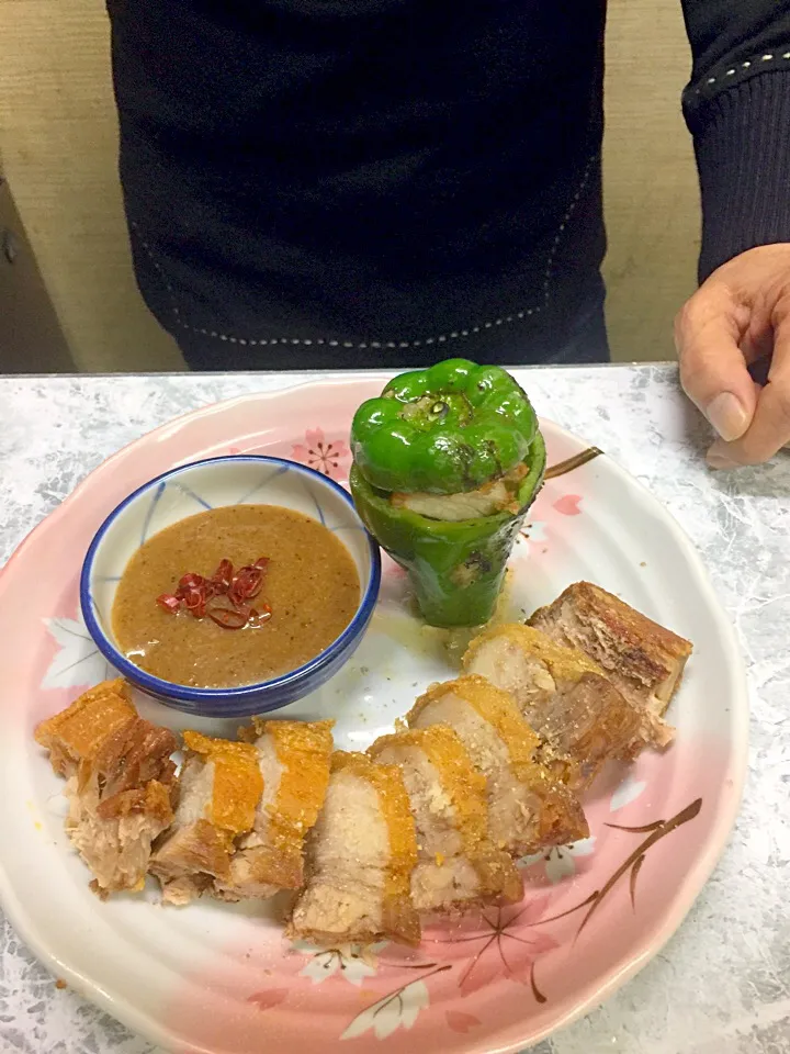 Crispy pork belly with Peeman staffing|Jefferson M. Macalindongさん