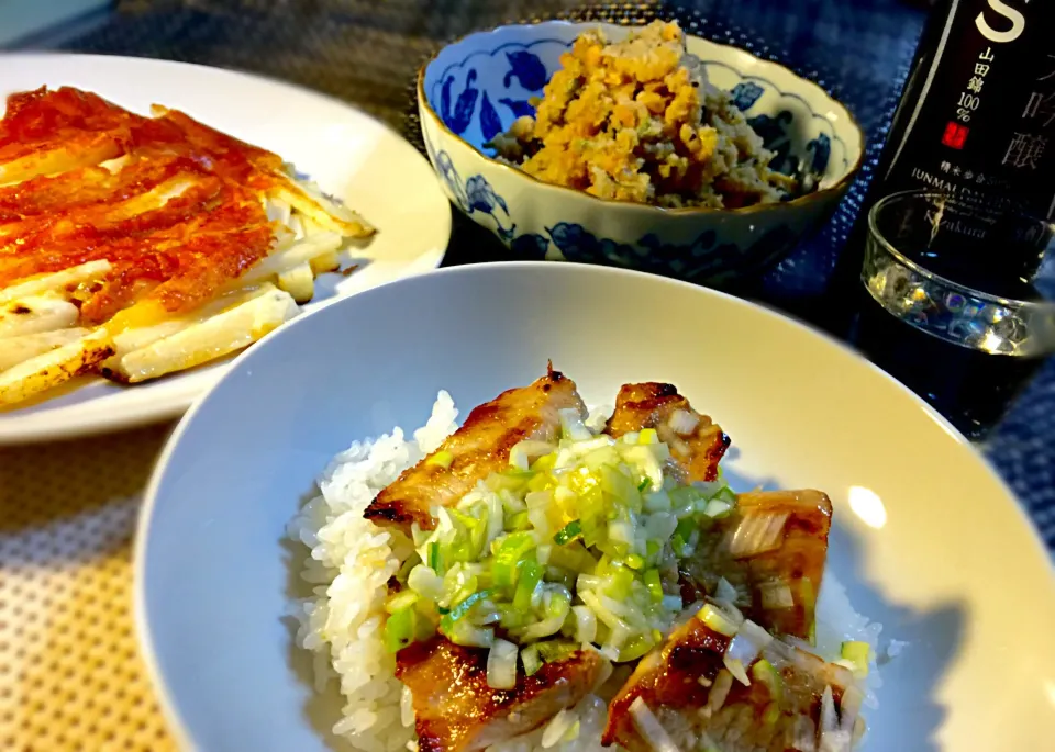 Snapdishの料理写真:豚とろのネギ塩焼き丼|ぷっくりんこ💙さん