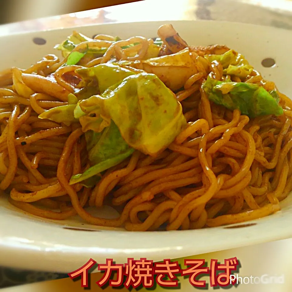 #我が家の昼ごはん
マルちゃんソース焼きそば
イカ焼きそば……(﹡ˆ﹀ˆ﹡)♡|kimikimi󾬍さん