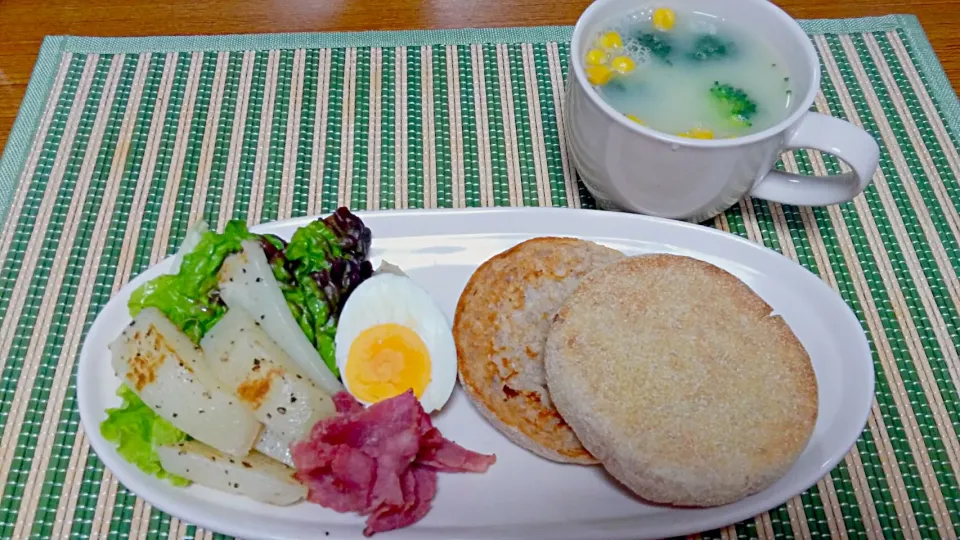 朝食☀🍴
ポテトのオリーブオイル炒め
パストラミートビーフ
茹で玉子
ライ麦マフィン|あぁちゃんさん