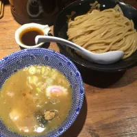 Snapdishの料理写真:六厘舎のシュリンプつけ麺|michiteruさん