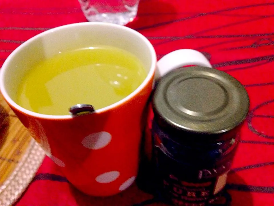 Green tea and ashitaba yellow sap tea with pure raw honey from coffee blossom|kumelzさん