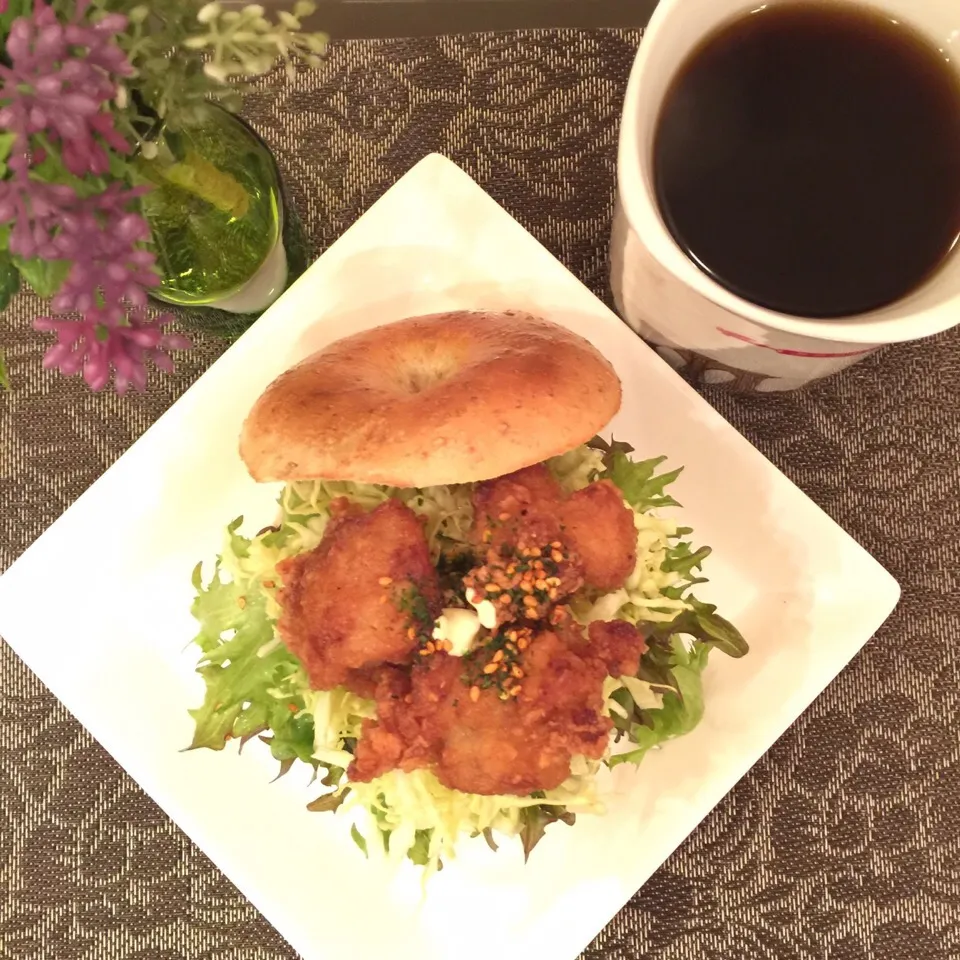 若鶏のザンギ唐揚げ&クリームチーズ❤︎ベーグルサンド|Makinsさん