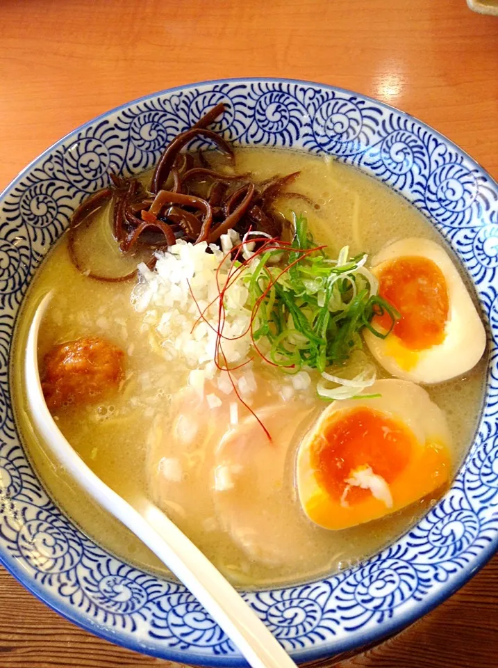 濃厚鶏白湯らーめん@東京新橋創業 濃厚鶏白湯らーめん 鶏煮亭（岩槻）|Kazuya Miyukiさん