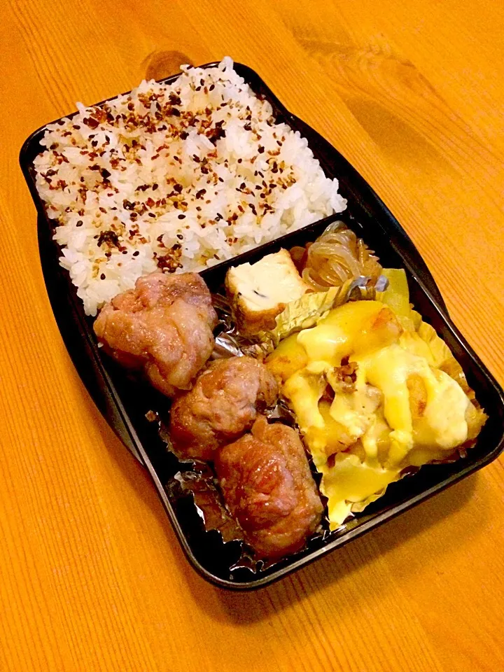 Snapdishの料理写真:豚の唐揚げ弁当🍱|meyou..さん