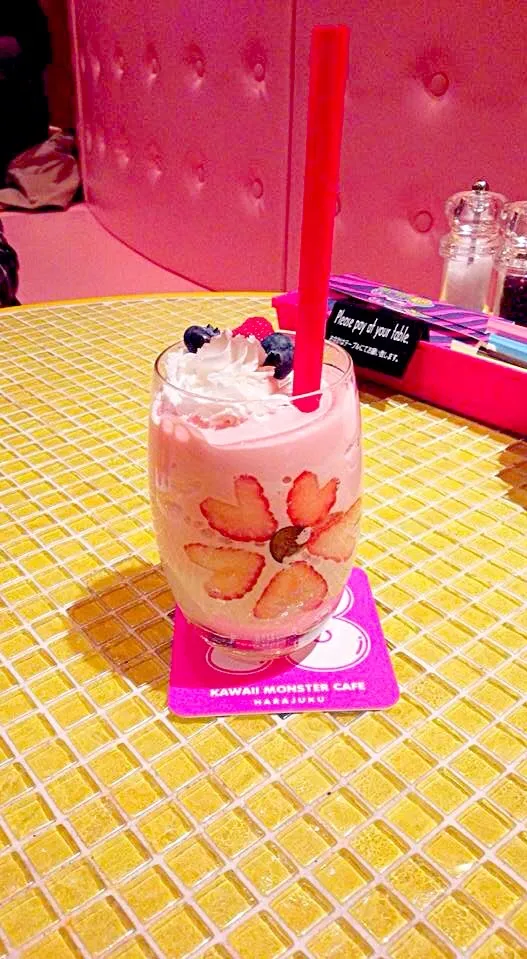 Strawberry shake|Sara Albersさん